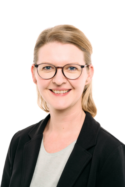 Simon Fricke_2025-04-08 HSD - Wirtschaftswissenschaften Portrait_Britta Sagenschnier_0019-2